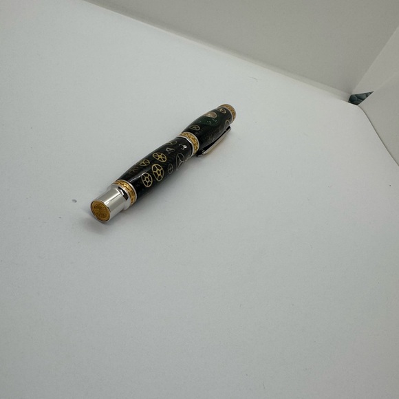 Pen made from carbon fiber and watch parts - Picture 5 of 5